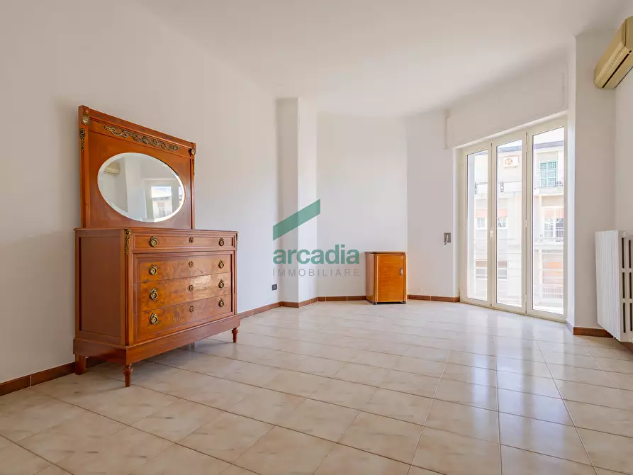 Immagine 13 di Quadrilocale in vendita  in Viale Japigia 42 a Bari