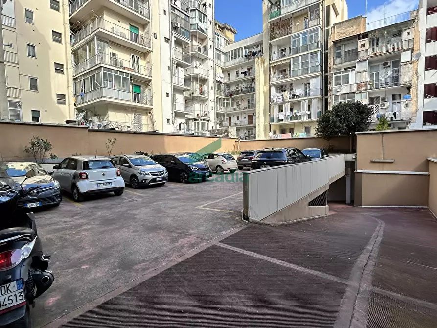 Immagine 13 di Ufficio in vendita  in Via Michele Garruba 47 a Bari