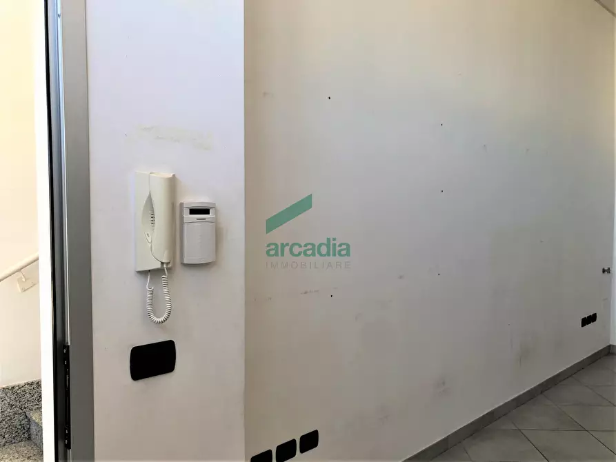 Immagine 23 di Attività artigianale in vendita  in Via delle Magnolie 8 a Modugno