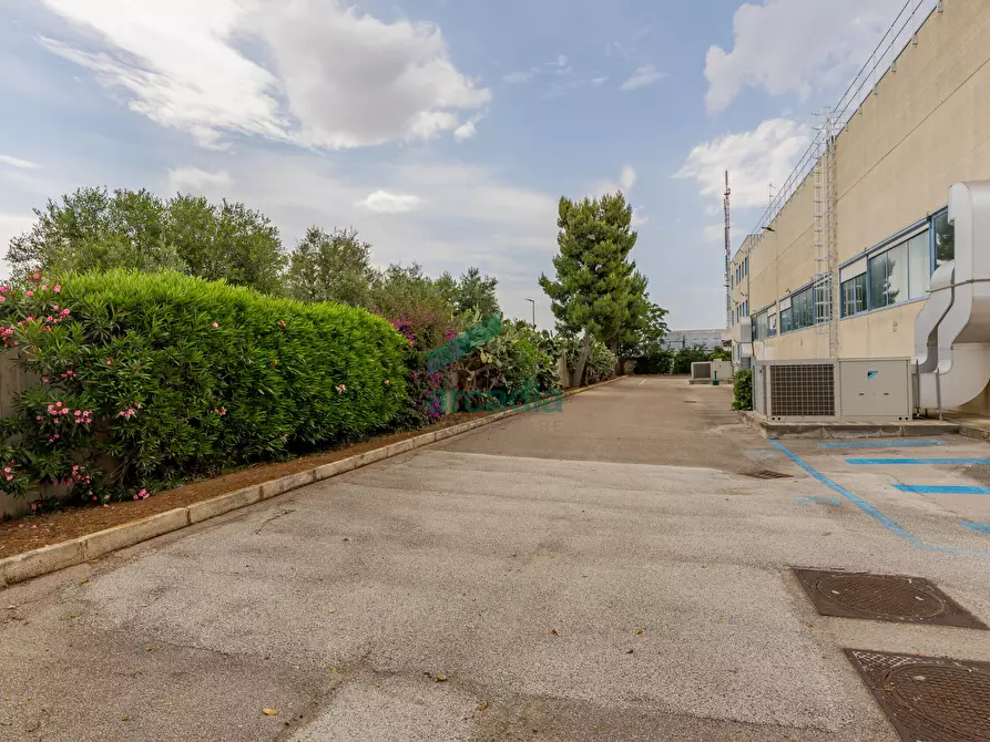 Immagine 30 di Attività artigianale in vendita  in Via dei Gigli 21 a Modugno