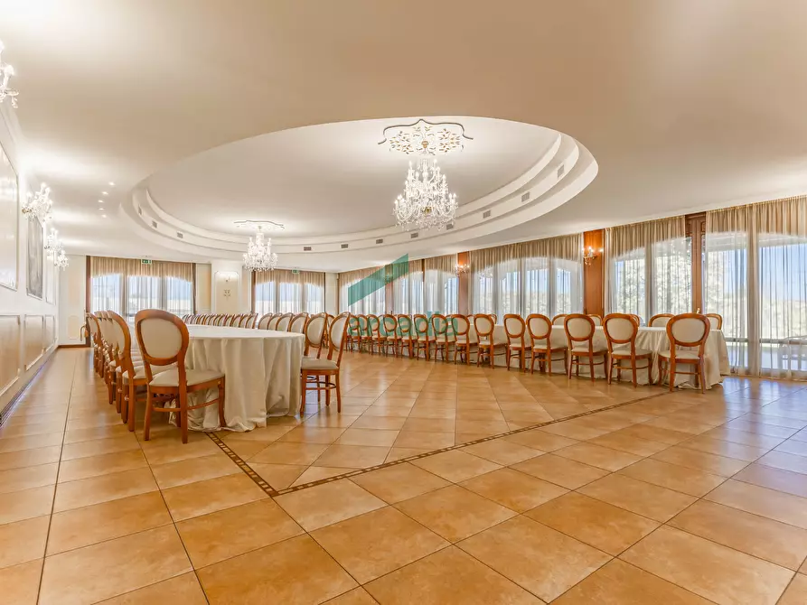 Immagine 22 di Locale commerciale in vendita  in Strada Vicinale Vecchia di Matera 369 a Gioia Del Colle