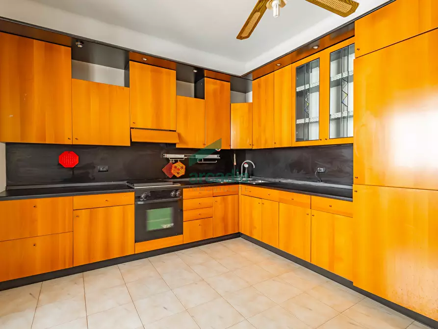 Immagine 27 di Quadrilocale in vendita  in Viale Japigia 42 a Bari