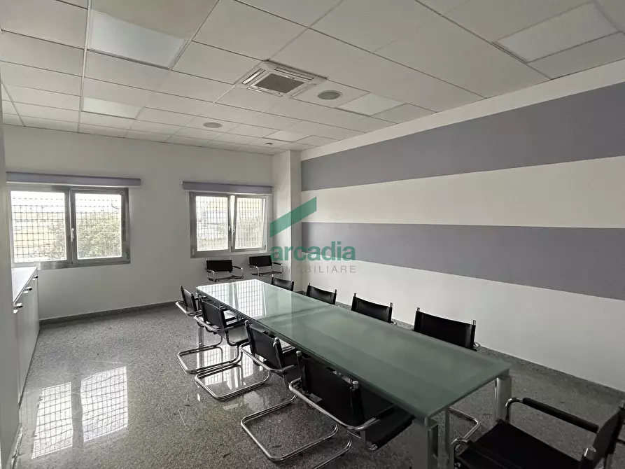 Immagine 16 di Attività artigianale in vendita  in sp231 km 79.400 a Modugno