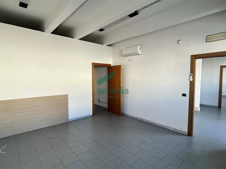 Immagine 12 di Ufficio in affitto  in S.P.231 km 81+100 a Modugno