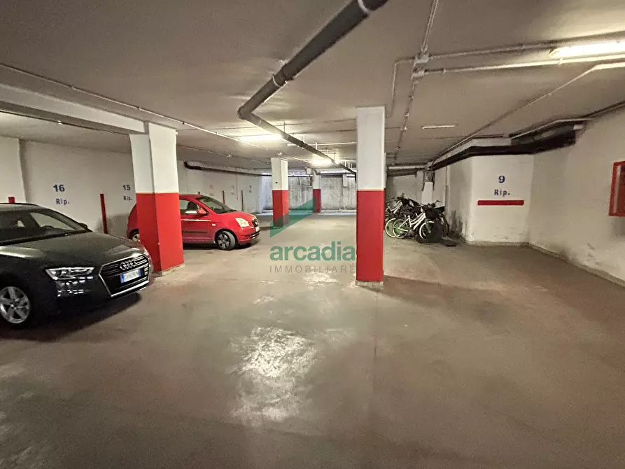 Immagine 11 di Ufficio in vendita  in Via Michele Garruba 47 a Bari