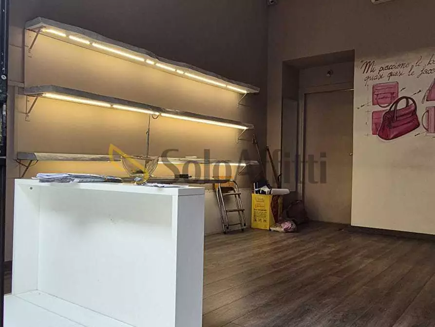 Immagine 15 di Locale commerciale in affitto  in Via Luigi Cibrario 46 bis/A a Torino