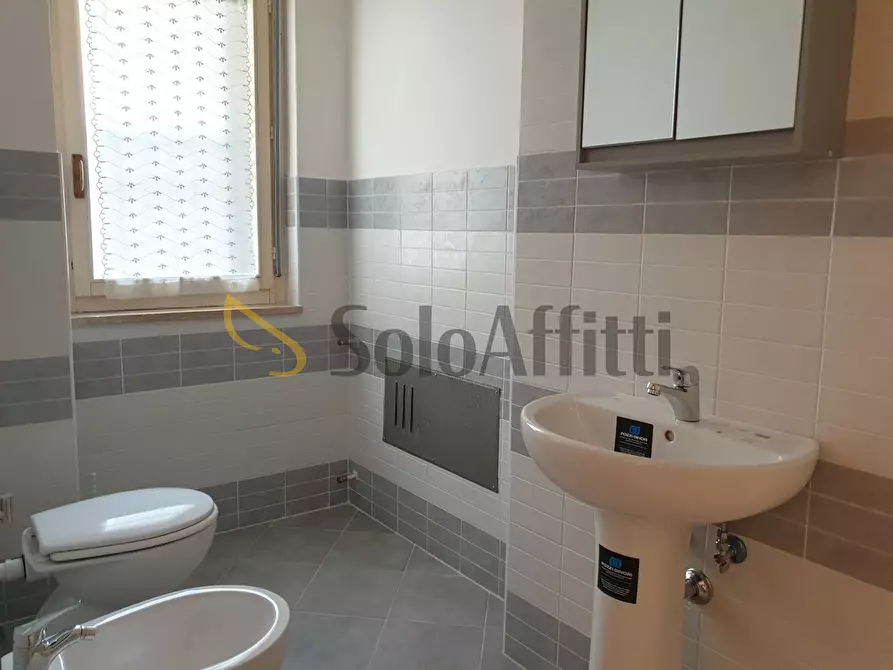 Immagine 9 di Pentalocale in affitto  a Catanzaro