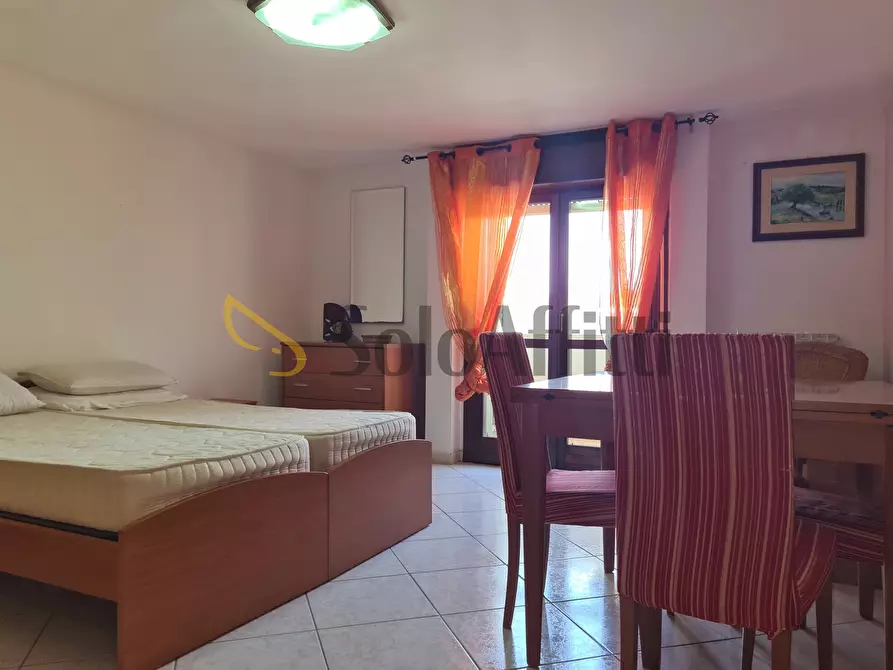 Immagine 8 di Stanza singola in affitto  a Catanzaro