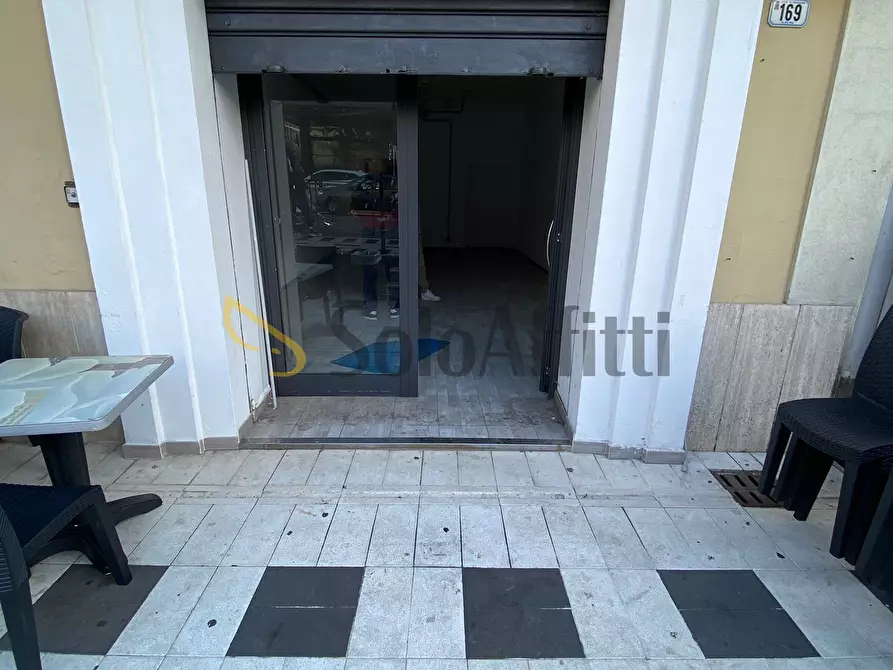 Immagine 1 di Locale commerciale in affitto  a Frosinone