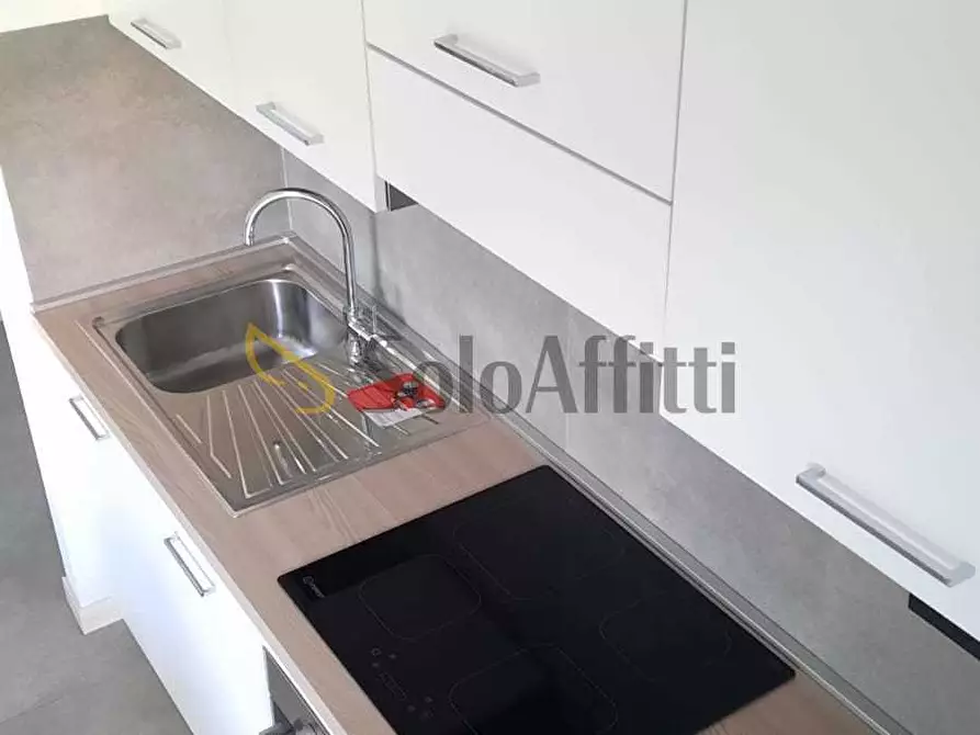Immagine 8 di Bilocale in affitto  in Via Robecco a Cinisello Balsamo