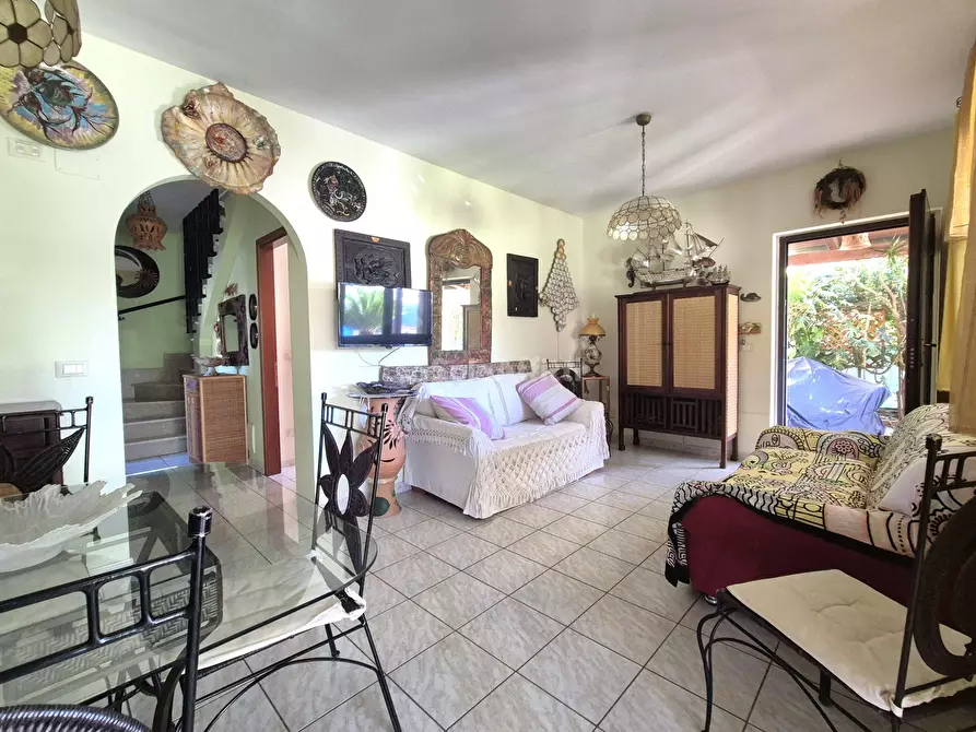 Immagine 12 di Villa in affitto  a Borgia