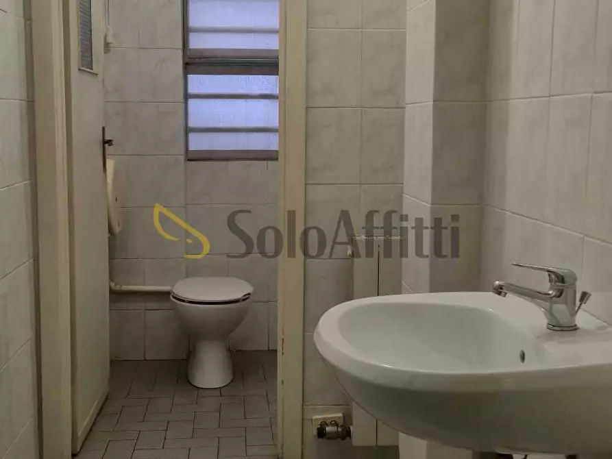 Immagine 29 di Capannone industriale in affitto  in Via Francesco De Sanctis a Torino