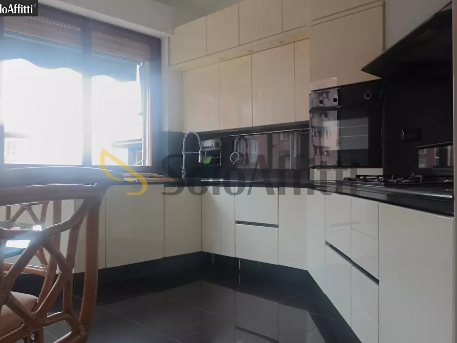 Immagine 3 di Trilocale in affitto  in Piazza Aldo Moro 1 a Cologno Monzese