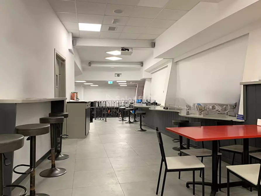 Immagine 4 di Pizzeria / Pub in affitto  in Via A. De Gasperi 12 a Catanzaro