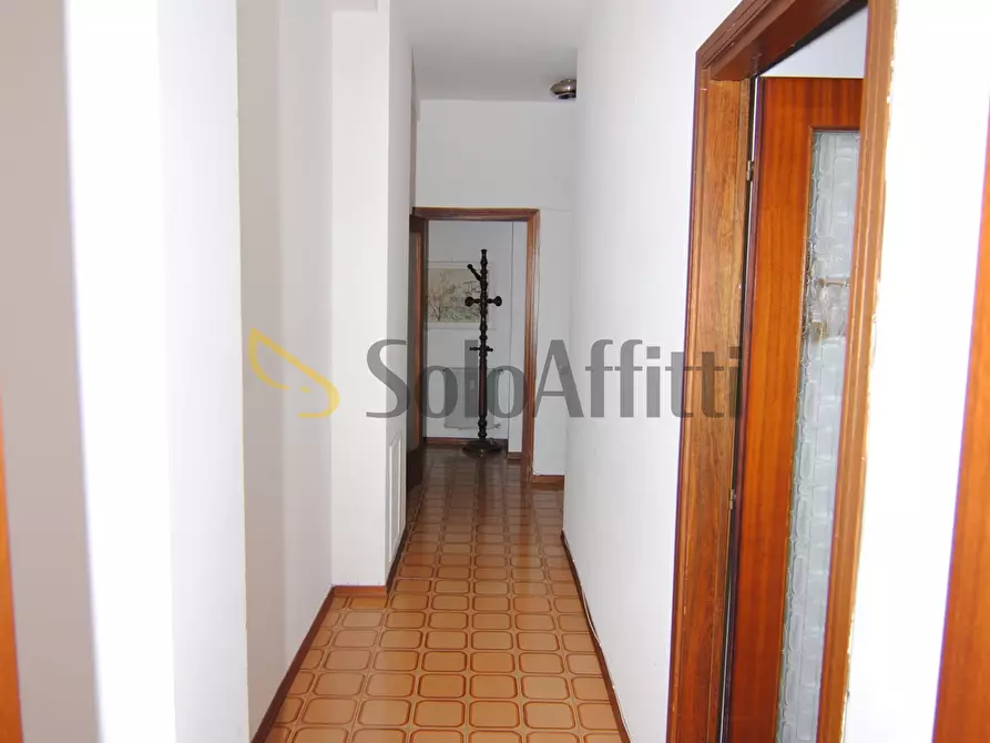 Immagine 20 di Pentalocale in affitto  a Livorno