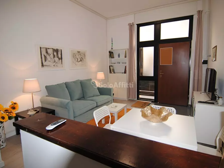 Immagine 3 di Trilocale in affitto  a Livorno