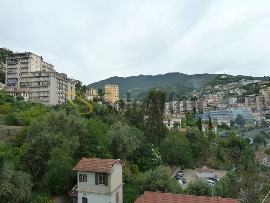 Immagine 26 di Trilocale in affitto  in Via Zeffiro Massa 289 a San Remo