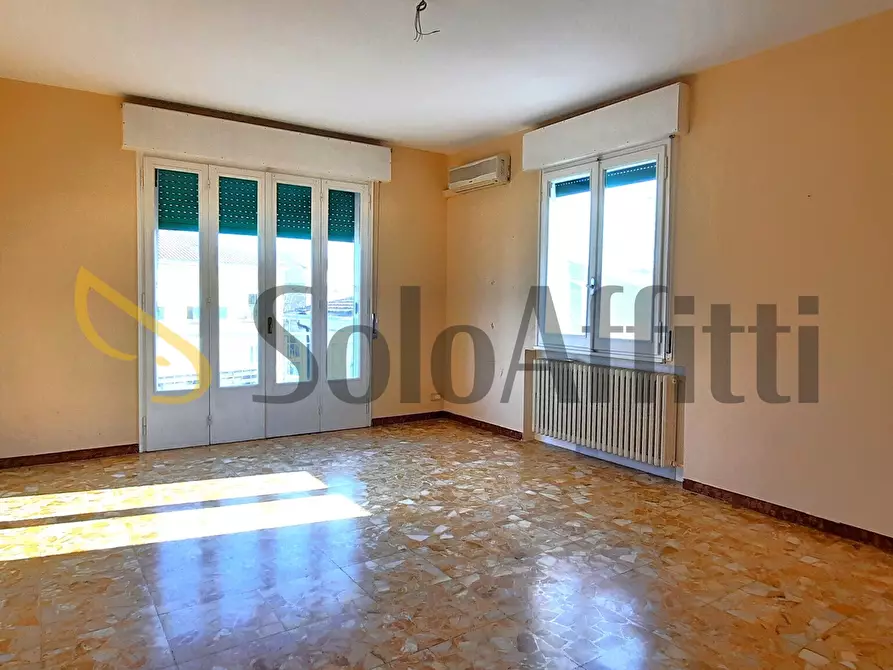 Immagine 6 di Trilocale in affitto  a Medolla