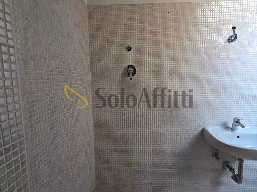 Immagine 13 di Locale commerciale in affitto  in Via Nino Tavoni a Vignola