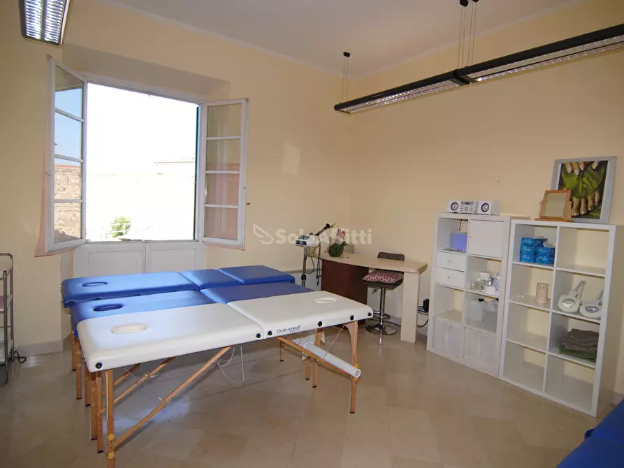 Immagine 4 di Ufficio in affitto  a Livorno