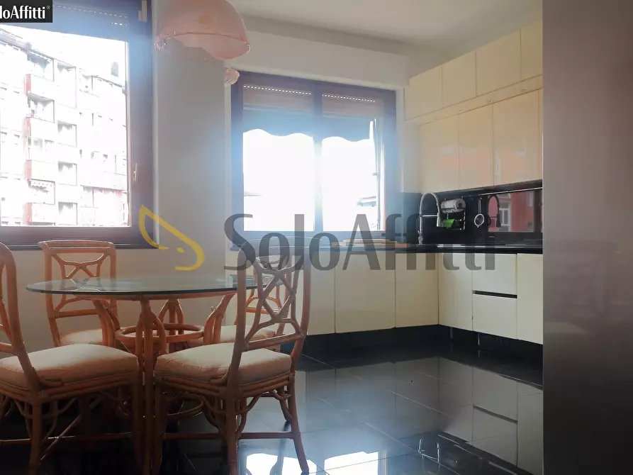 Immagine 1 di Trilocale in affitto  in Piazza Aldo Moro 1 a Cologno Monzese