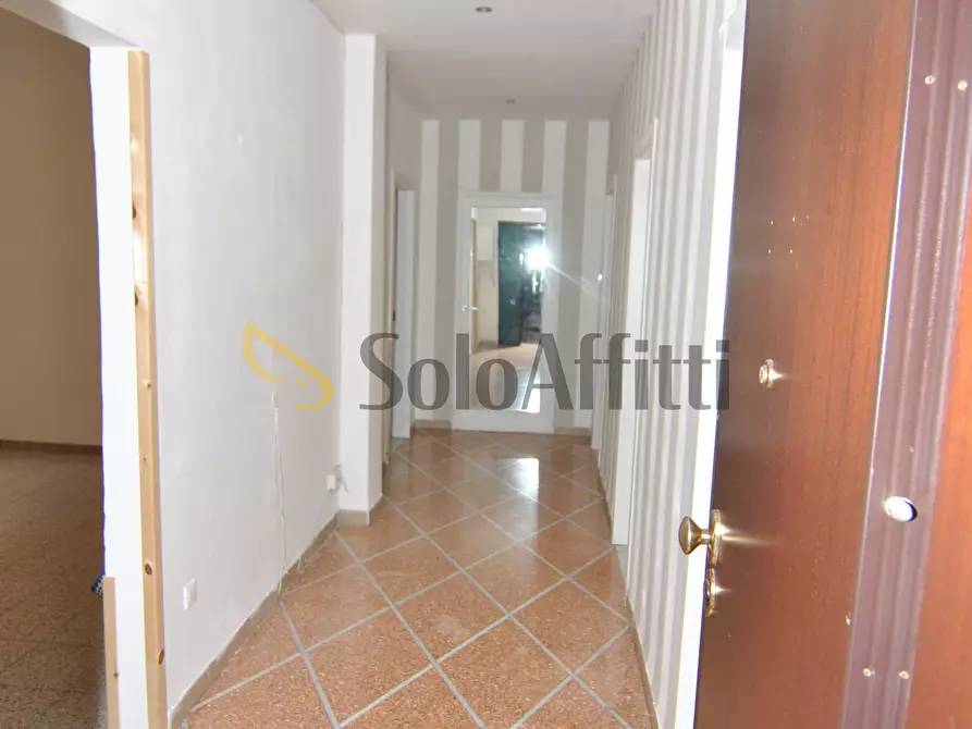 Immagine 2 di Quadrilocale in affitto  in Via Grande 249 a Livorno