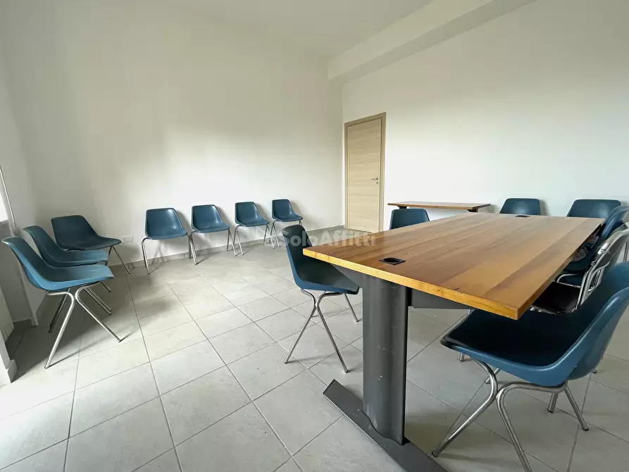 Immagine 5 di Ufficio in affitto  a Catanzaro