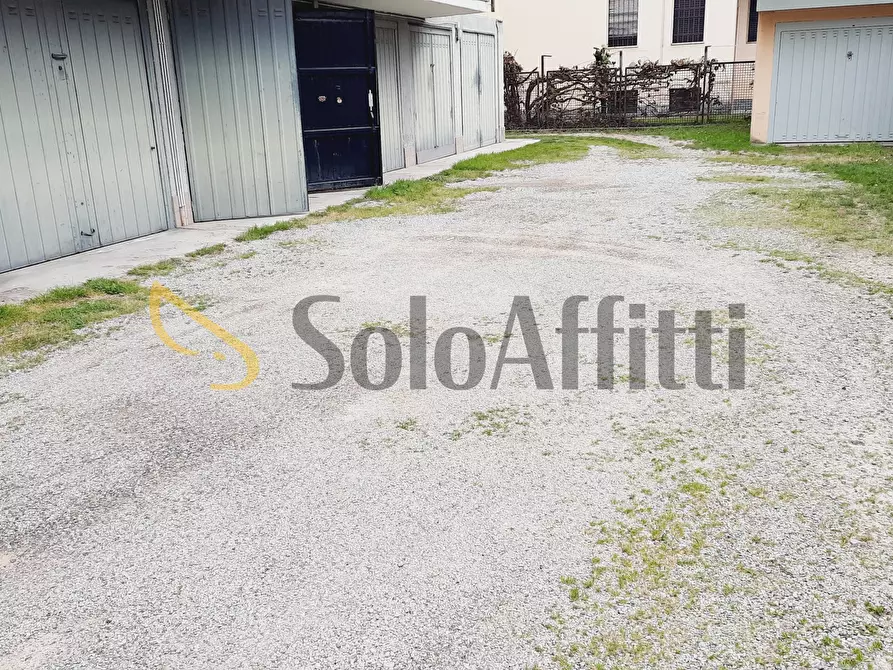 Immagine 4 di Garage in affitto  in Via Monte Grappa 185 a Cinisello Balsamo