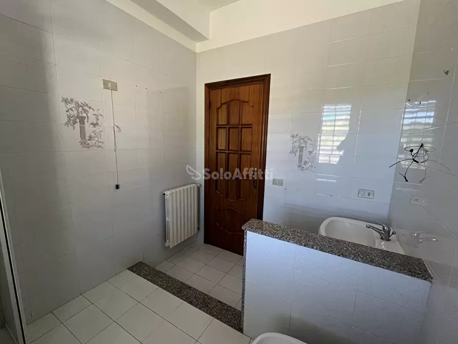 Immagine 17 di Pentalocale in affitto  a Catanzaro