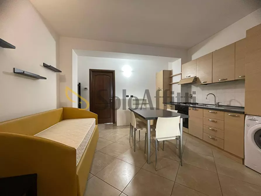 Immagine 1 di Bilocale in affitto  in via Brione a Torino
