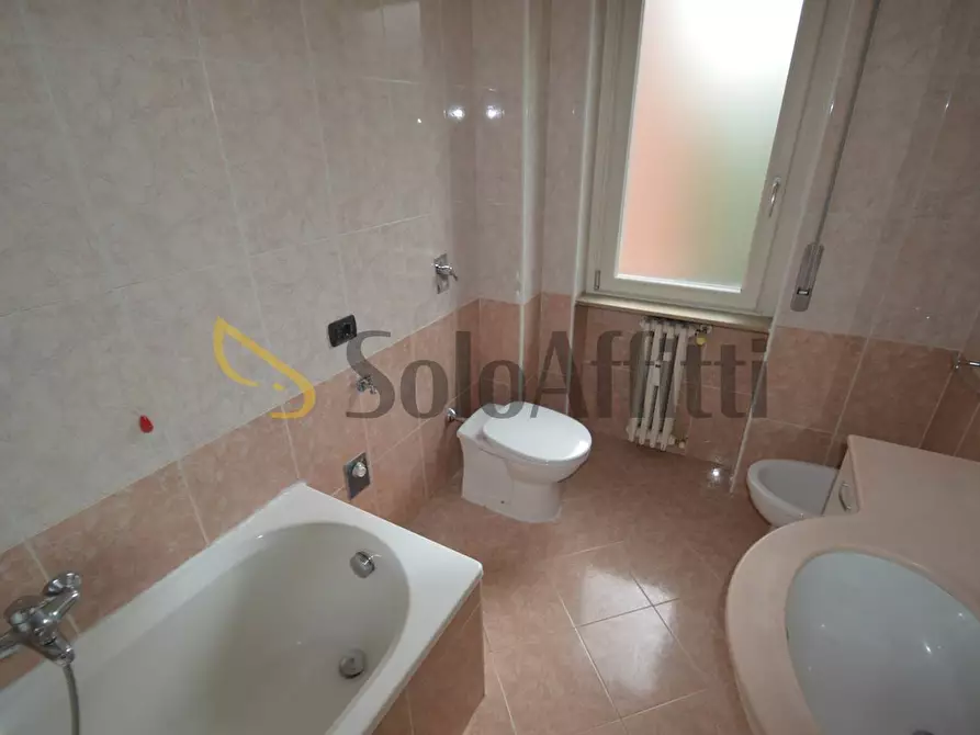 Immagine 16 di Trilocale in affitto  in Via Alfonso Capecelatro 75 a Milano