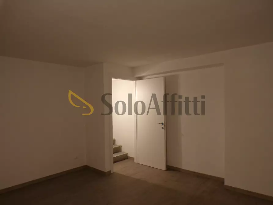 Immagine 11 di Ufficio in affitto  in Via Eredi Farina 19 a Pavia