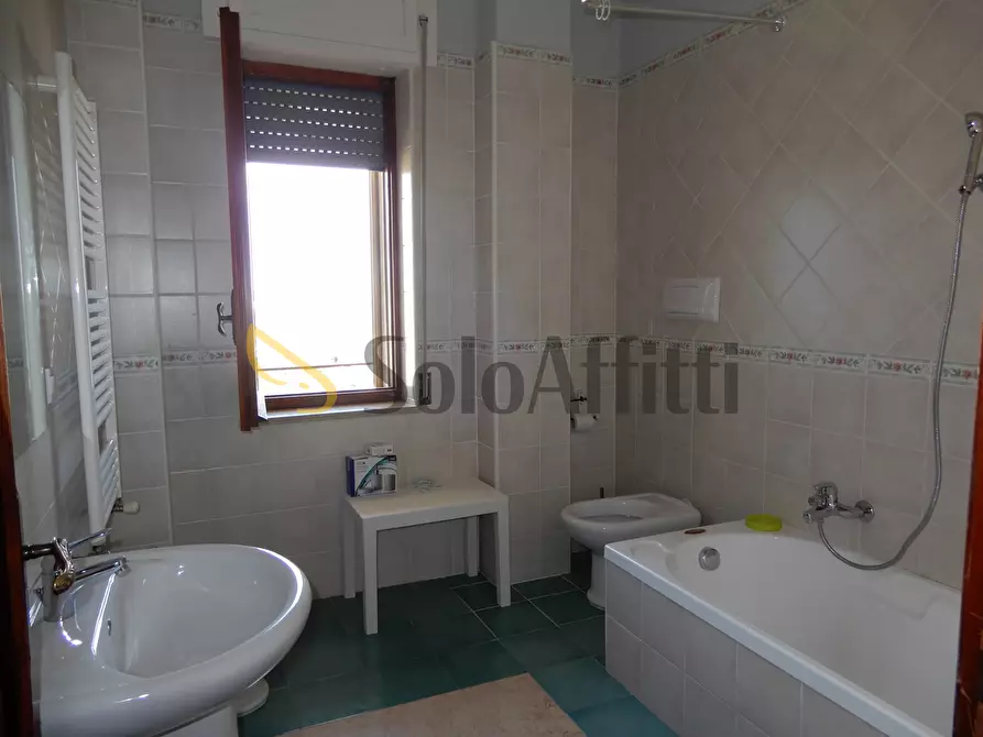 Immagine 12 di Stanza singola in affitto  a Catanzaro
