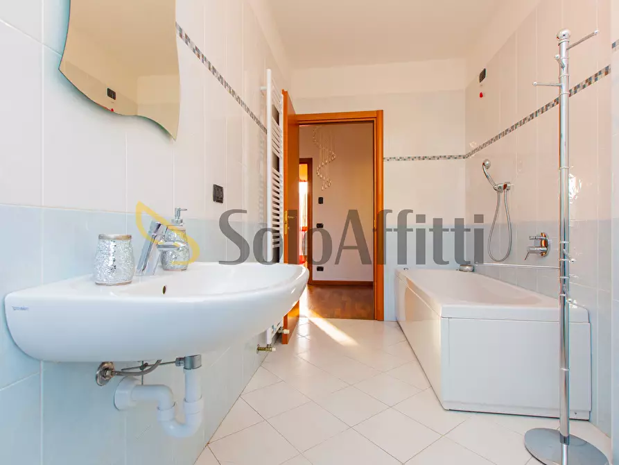 Immagine 23 di Villetta a schiera in affitto  in Via Bienate 4 a Busto Arsizio