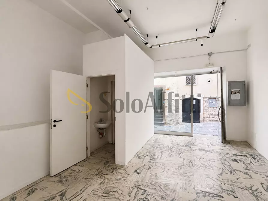 Immagine 8 di Locale commerciale in affitto  in Via Fratelli Bandiera 1 a Potenza