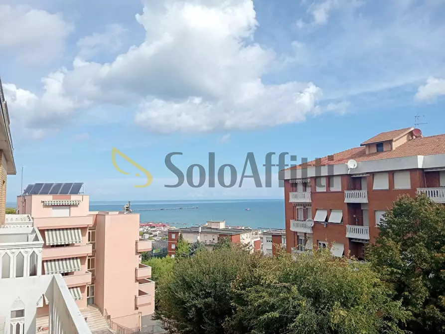 Immagine 4 di Quadrilocale in affitto  a Falconara Marittima