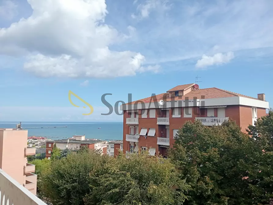 Immagine 11 di Quadrilocale in affitto  a Falconara Marittima