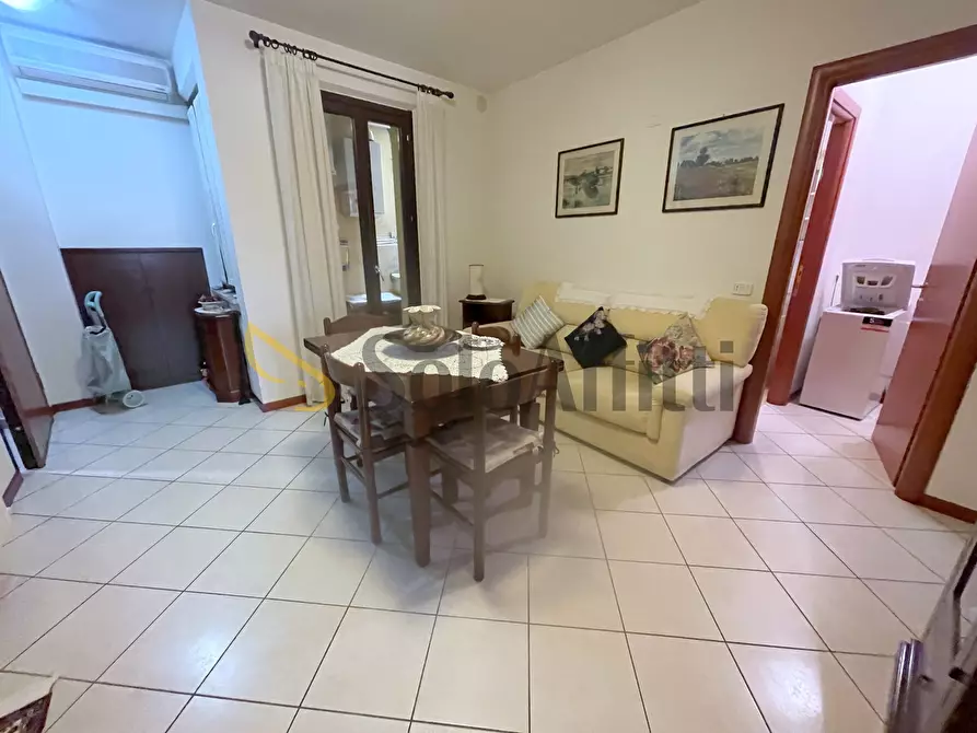 Immagine 1 di Bilocale in affitto  a Osimo