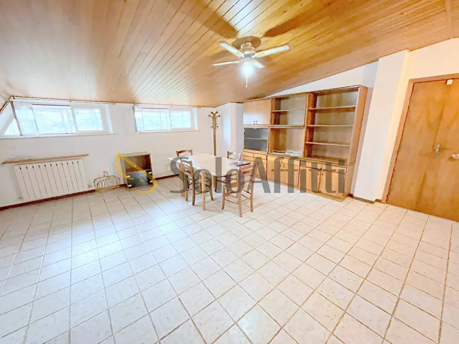 Immagine 6 di Trilocale in affitto  a Osimo