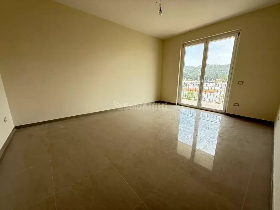 Immagine 26 di Ufficio in affitto  in Via Forche Caudine a Maddaloni