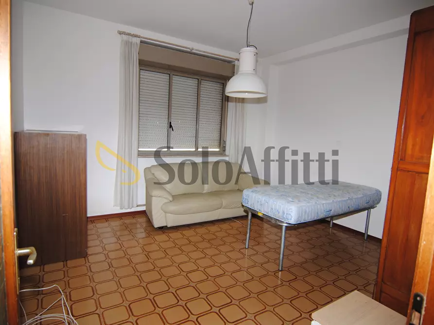 Immagine 16 di Pentalocale in affitto  a Livorno