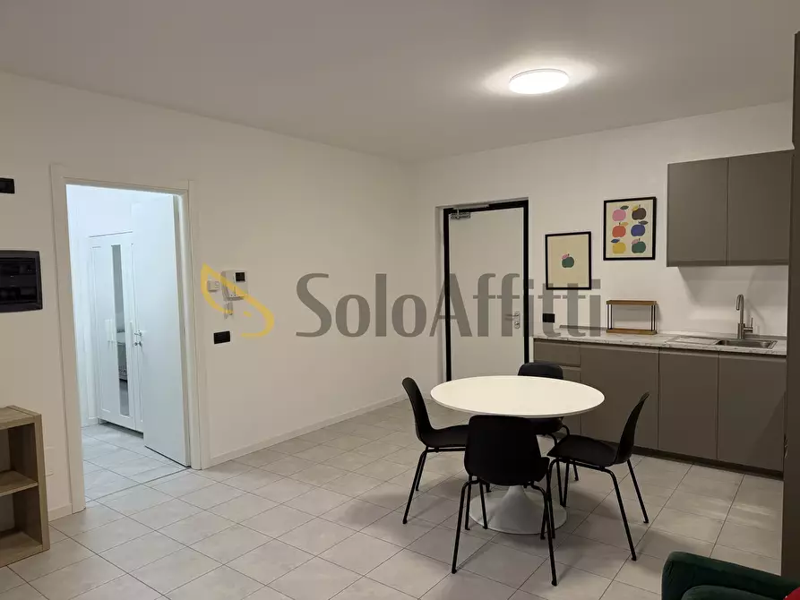 Immagine 5 di Bilocale in affitto  in Via 4 Novembre 328 a Caronno Pertusella