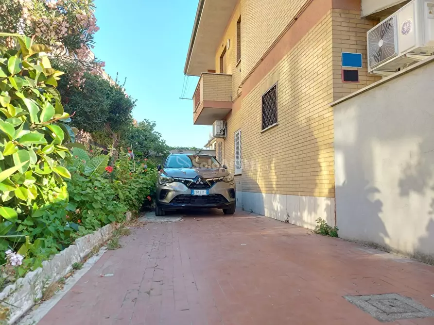 Immagine 2 di Trilocale in affitto  in Via Carlo Fecia di Cossato a Fiumicino