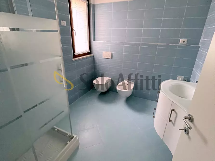 Immagine 7 di Trilocale in affitto  a Osimo