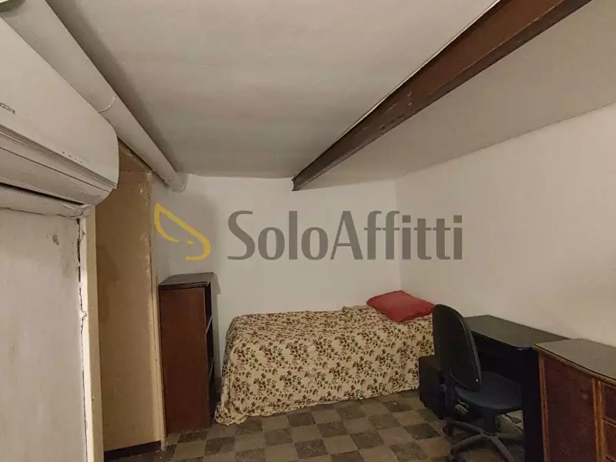 Immagine 6 di Stanza singola in affitto  a Catania