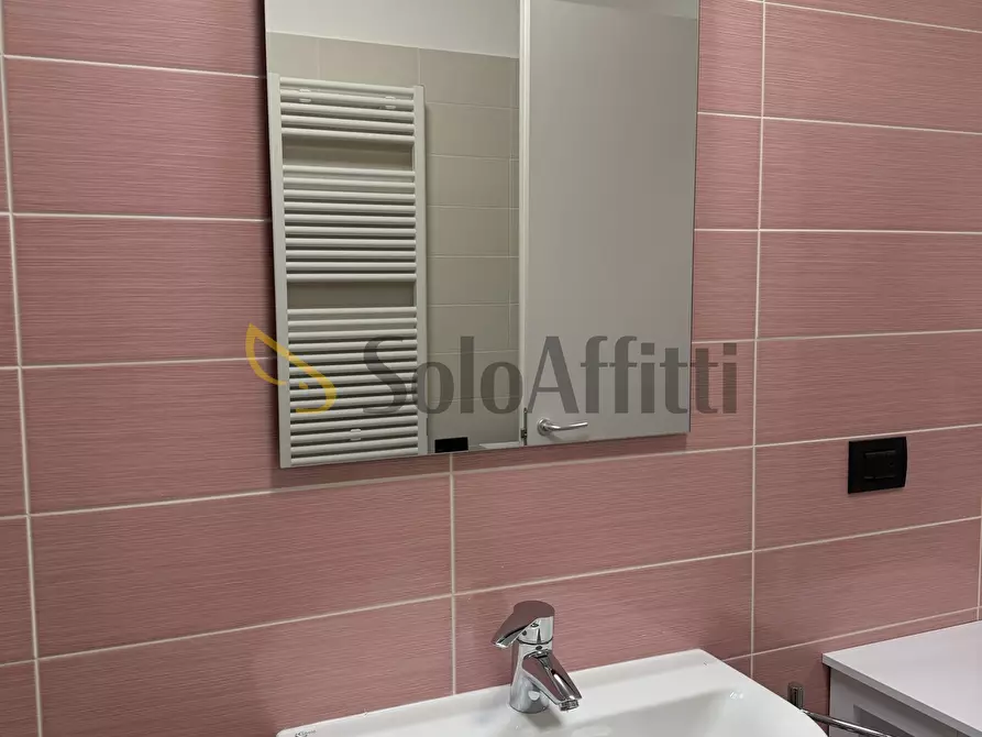 Immagine 14 di Bilocale in affitto  in Via 4 Novembre 328 a Caronno Pertusella