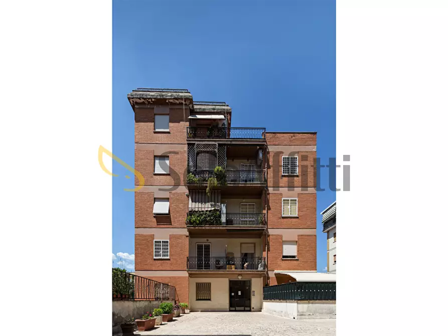 Immagine 19 di Bilocale in affitto  in Via dei Gonzaga a Roma