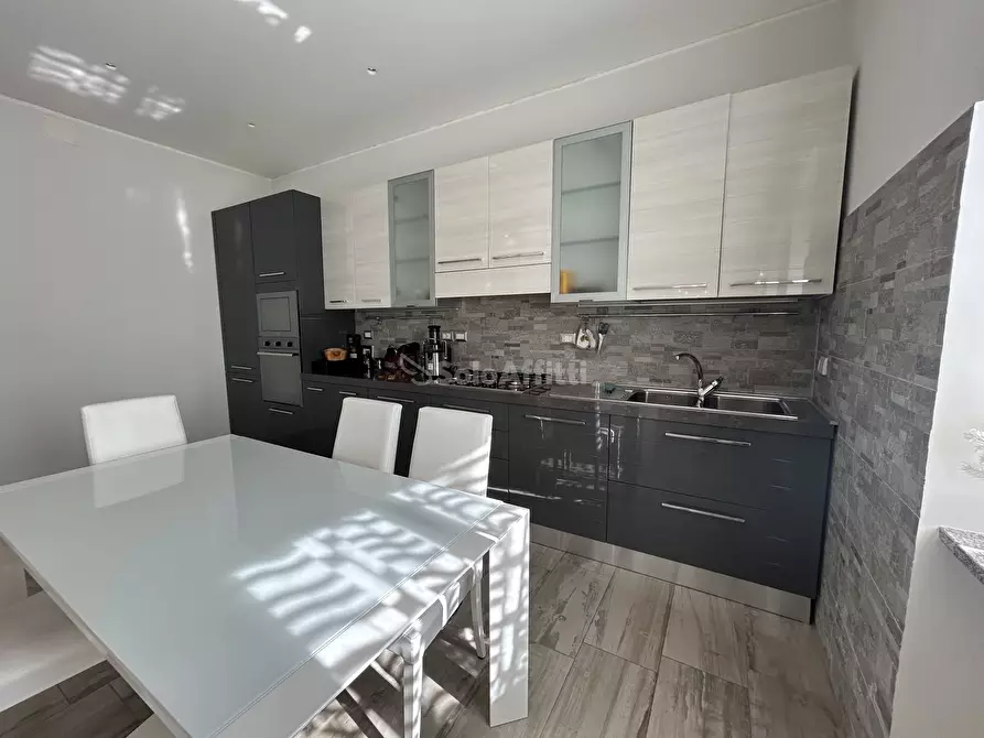 Immagine 12 di Trilocale in affitto  a Torino