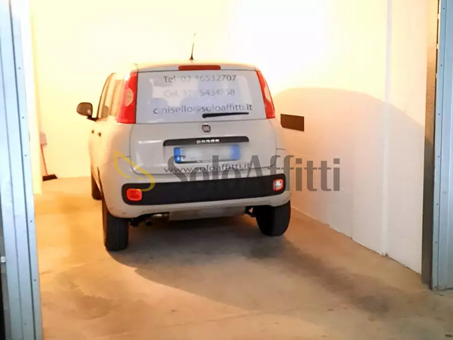 Immagine 1 di Garage in affitto  in Via Francesco Cilea 52 a Cinisello Balsamo