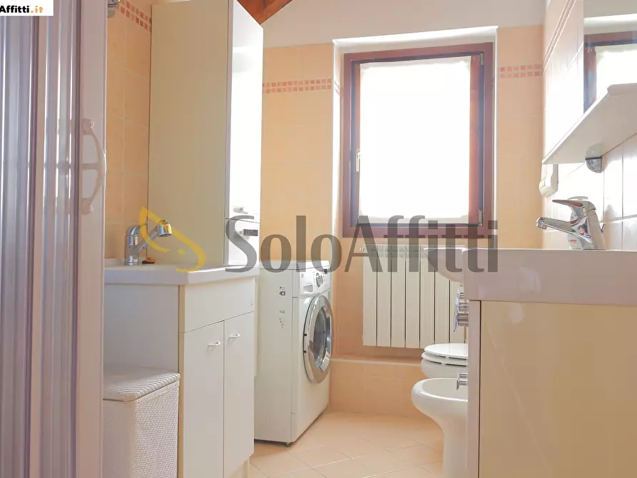 Immagine 9 di Bilocale in affitto  in Via Camillo Benso Conte di Cavour 5 a Besana In Brianza